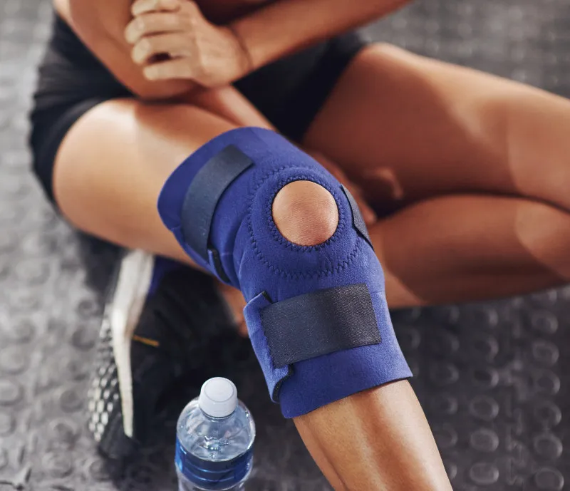 A full knee brace used for Osgood Schlatter Disease